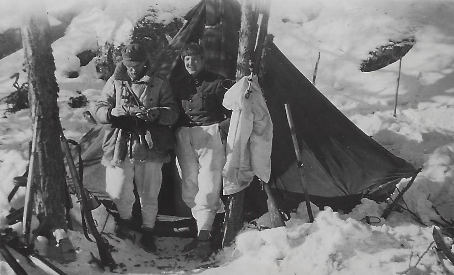 Suursaaren valtauksen n�kymi� 1, 1942. Kuva: tuntematon. Annu Eskon kuvakansiot.